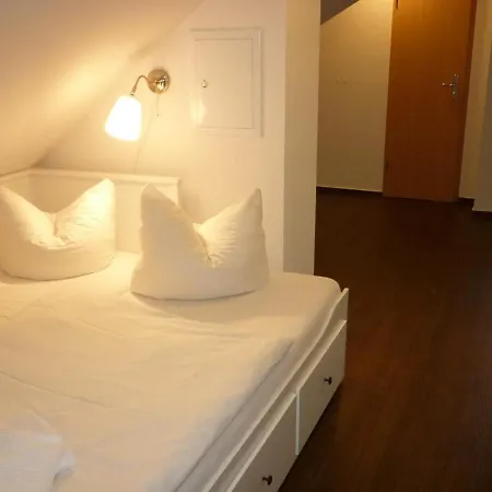 Dachgeschosswohnung Apartment *